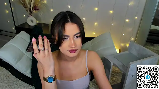 Adele Lanea online show from 04.20.26