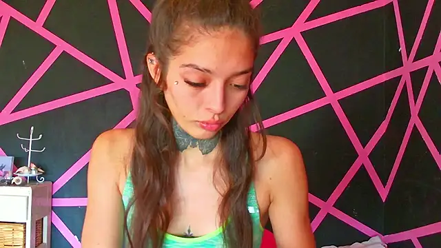 Snapshot of Katiesantana chatting on 02.17.26 Katiesantana online show from 02.17.26