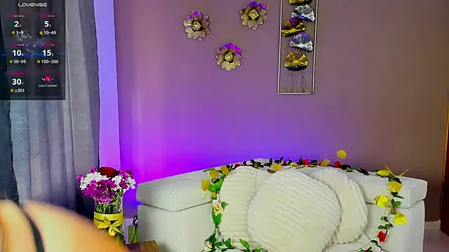 Luna velmont online show from 03.19.26