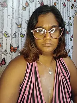Snapshot of indianstrawberrylips4u chatting on 06.16.26 indianstrawberrylips4u online show from 06.16.26