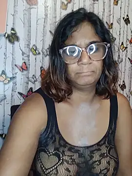 Snapshot of indianstrawberrylips4u chatting on 06.30.26 indianstrawberrylips4u online show from 06.30.26