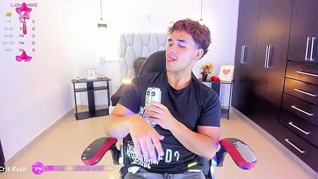 Snapshot of marcos_lc chatting on 03.04.26 marcos lc online show from 03.04.26