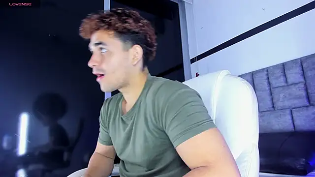 Snapshot of marcos_lc chatting on 03.12.26 marcos lc online show from 03.12.26