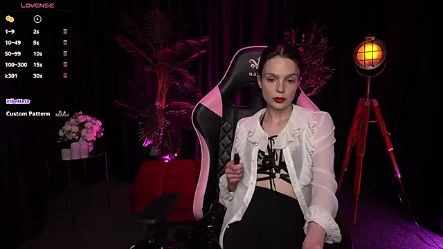 Snapshot of Wild_Alice_me chatting on 03.08.26 Wild Alice me online show from 03.08.26