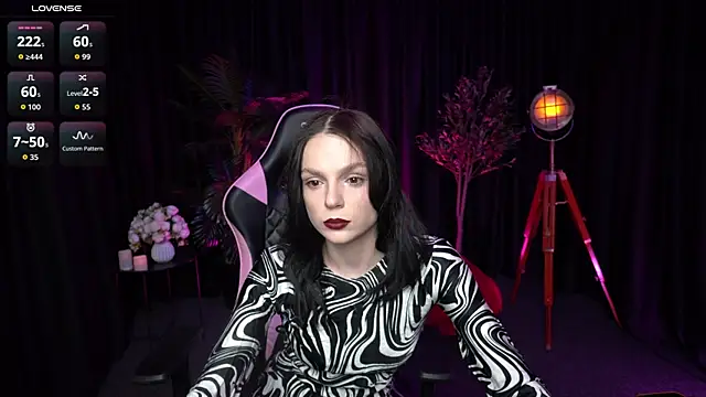 Snapshot of Wild_Alice_me chatting on 03.30.26 Wild Alice me online show from 03.30.26