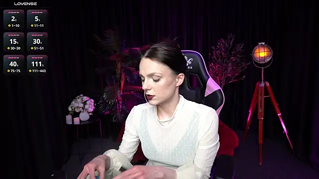 Snapshot of Wild_Alice_me chatting on 03.31.26 Wild Alice me online show from 03.31.26