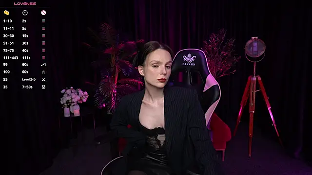 Snapshot of Wild_Alice_me chatting on 04.04.26 Wild Alice me online show from 04.04.26