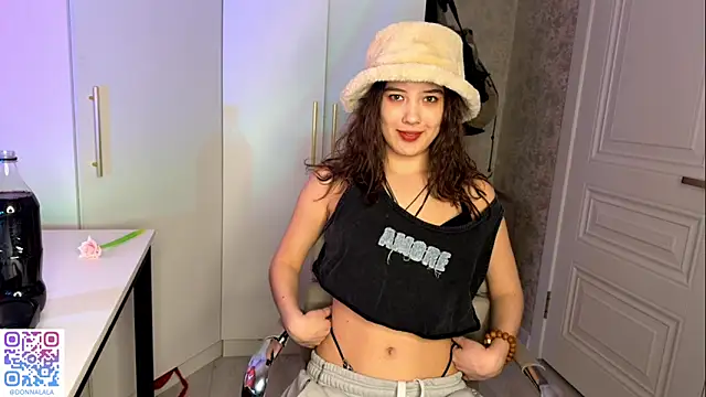 Snapshot of MolDoniVibe chatting on 02.18.26 MolDoniVibe online show from 02.18.26