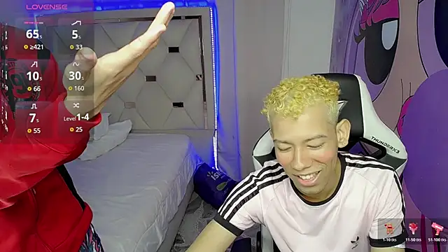 Snapshot of Exotic_twinks_ chatting on 02.17.26 Exotic twinks online show from 02.17.26