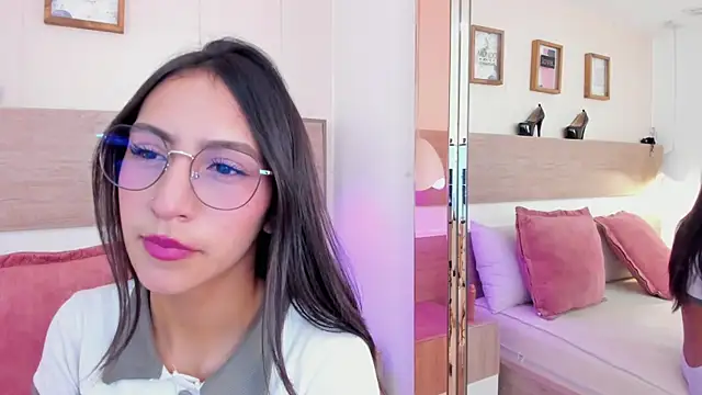 Snapshot of Angel_ee chatting on 03.31.26 Angel ee online show from 03.31.26