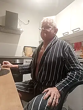 olivbisoumis online show from 02.21.26