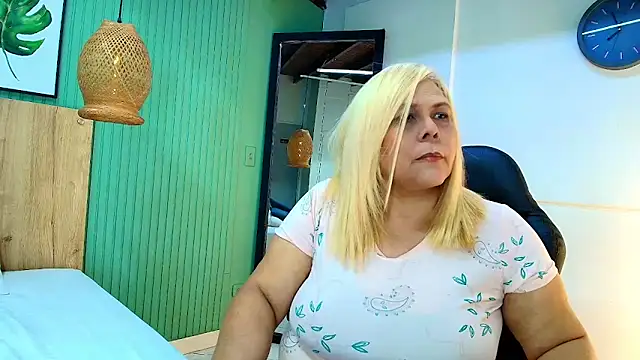 Snapshot of eva_colen50 chatting on 03.20.26 eva colen50 online show from 03.20.26