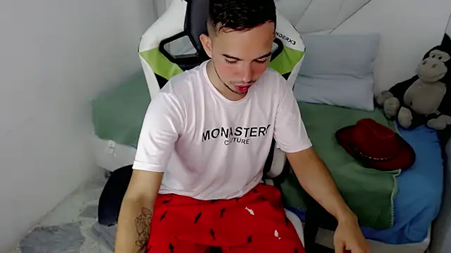 Snapshot of Valakk_ chatting on 02.18.26 Valakk online show from 02.18.26