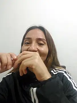 Snapshot of isaa- chatting on 03.04.26 isaa- online show from 03.04.26