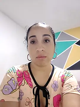 Snapshot of Yiyi077 chatting on 02.19.26 Yiyi077 online show from 02.19.26