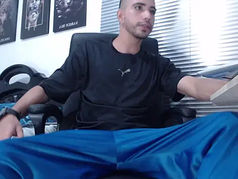 Snapshot of Kratoswolf chatting on 03.05.26 Kratoswolf online show from 03.05.26