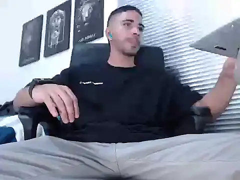 Snapshot of Kratoswolf chatting on 03.28.26 Kratoswolf online show from 03.28.26