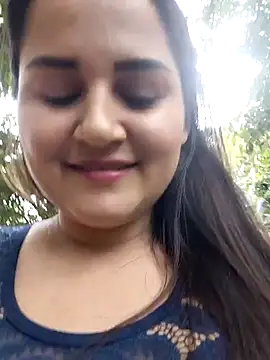 yissela92 online show from 02.21.26