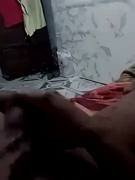 Snapshot of privneguin_ chatting on 02.18.26 privneguin online show from 02.18.26