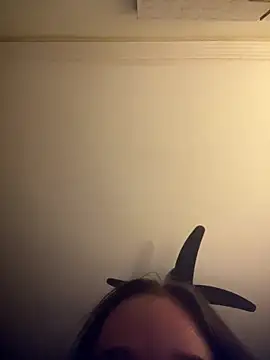 Snapshot of grrrlklx chatting on 02.18.26 grrrlklx online show from 02.18.26