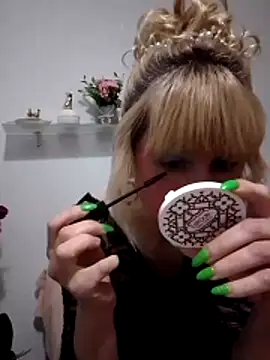 Snapshot of -Nefertiti- chatting on 03.08.26 -Nefertiti- online show from 03.08.26