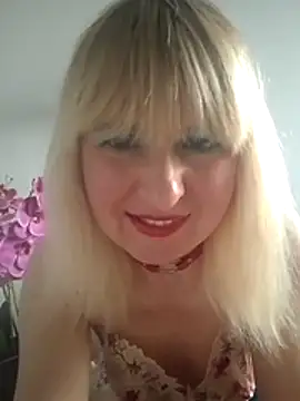 Snapshot of -Nefertiti- chatting on 04.09.26 -Nefertiti- online show from 04.09.26