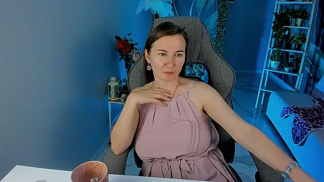 Snapshot of Golden_Dragon chatting on 06.18.26 Golden Dragon online show from 06.18.26