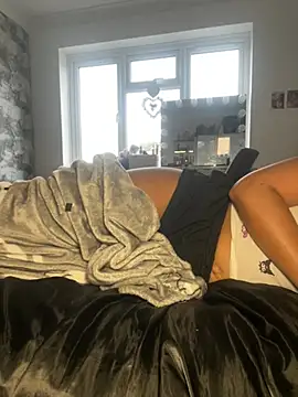 Snapshot of Destinylovex chatting on 04.24.26 Destinylovex online show from 04.24.26