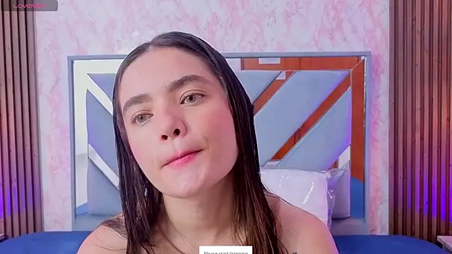 LittleeSara18 online show from 05.16.26