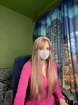 Snapshot of SophieBlackwood chatting on 05.18.26 SophieBlackwood online show from 05.18.26