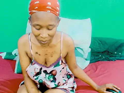 QueenYc online show from 02.23.26