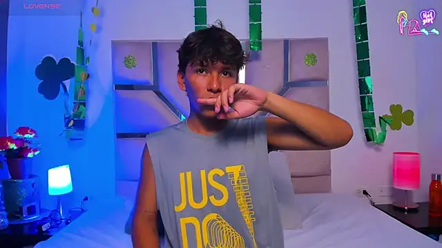 Angel Lux online show from 03.20.26