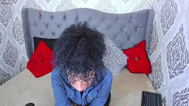 Evaalux online show from 03.25.26