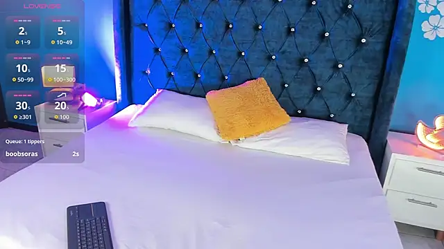 Snapshot of laurasmith_ chatting on 03.01.26 laurasmith online show from 03.01.26