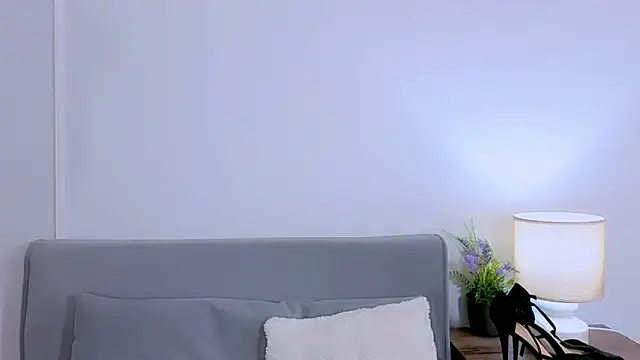 Snapshot of MiaFair chatting on 03.31.26 MiaFair online show from 03.31.26