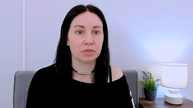 Snapshot of MiaFair chatting on 04.02.26 MiaFair online show from 04.02.26