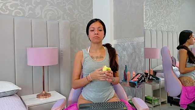Emily  Stef online show from 05.17.26