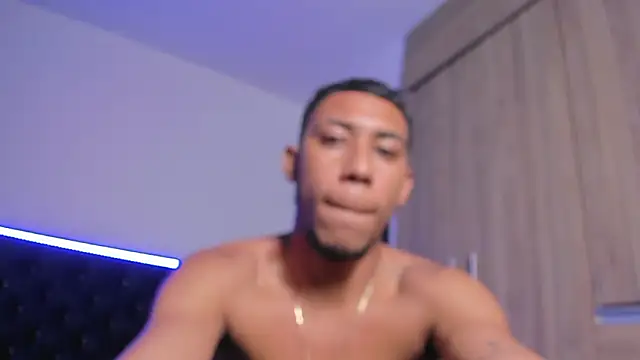 Snapshot of skinny_rich77 chatting on 02.20.26 skinny rich77 online show from 02.20.26