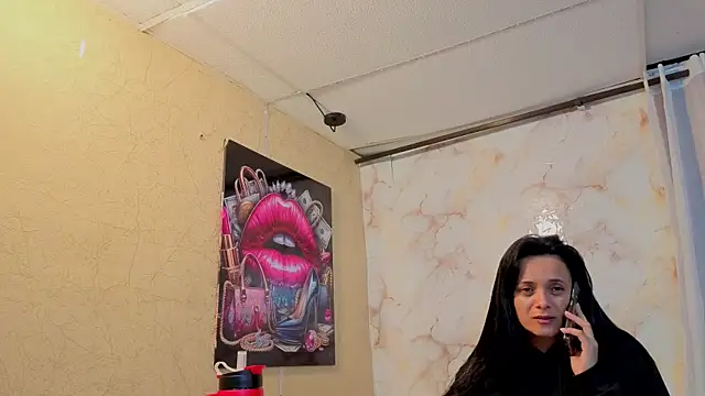 Snapshot of QueenSallyDesire chatting on 05.04.26 QueenSallyDesire online show from 05.04.26