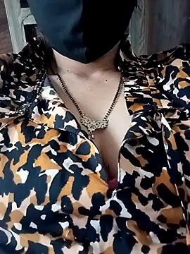 Snapshot of Vandana122 chatting on 03.25.26 Vandana122 online show from 03.25.26