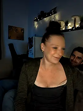 Snapshot of ZaramourXMrX chatting on 03.16.26 ZaramourXMrX online show from 03.16.26