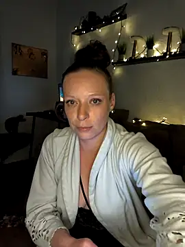 Snapshot of ZaramourXMrX chatting on 03.18.26 ZaramourXMrX online show from 03.18.26