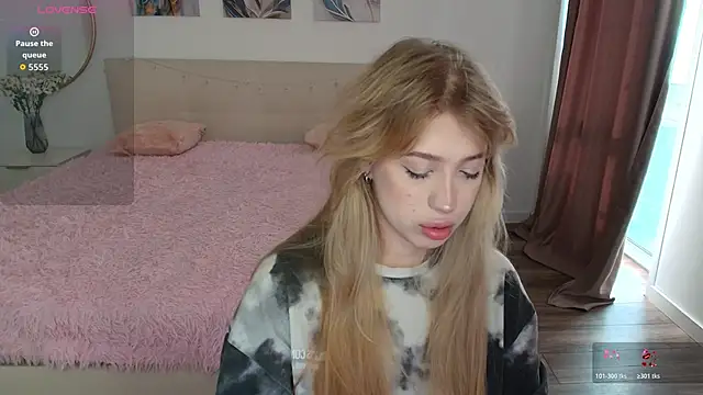 Snapshot of linaloon chatting on 03.13.26 linaloon online show from 03.13.26