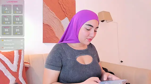 Malika Noor online show from 05.25.26