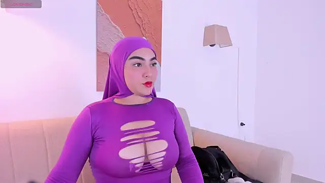 Malika Noor online show from 07.07.26