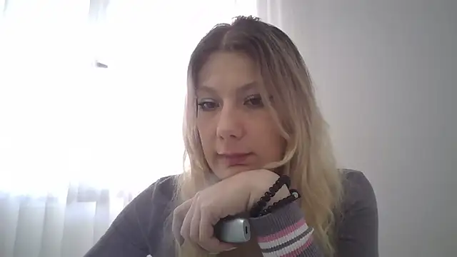 Foxy Bright online show from 02.28.26