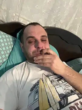 Snapshot of LaBuBupara chatting on 02.19.26 LaBuBupara online show from 02.19.26