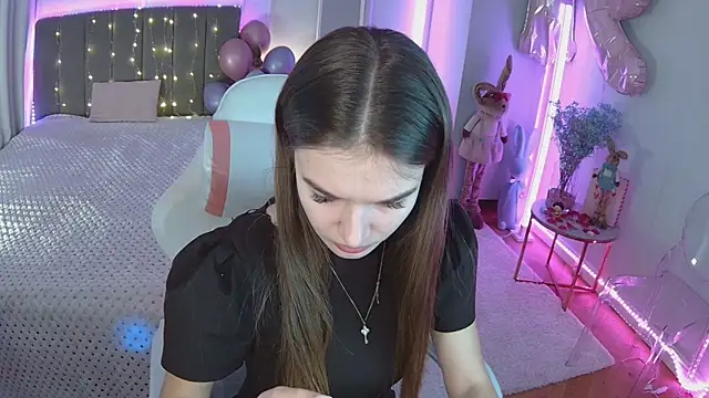 Ann Wood online show from 04.04.26