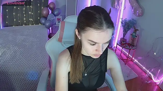 Ann Wood online show from 04.06.26