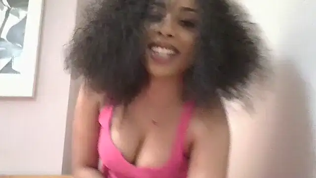 Snapshot of DivinnaMae chatting on 02.20.26 DivinnaMae online show from 02.20.26